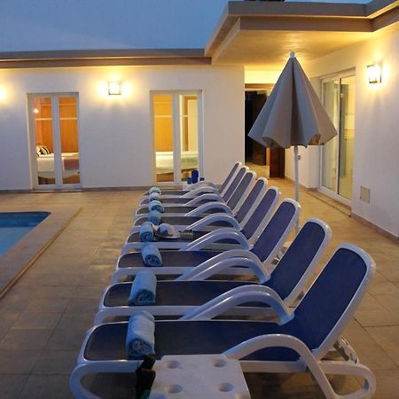 Villa Betty Cala'N Blanes  Екстер'єр фото