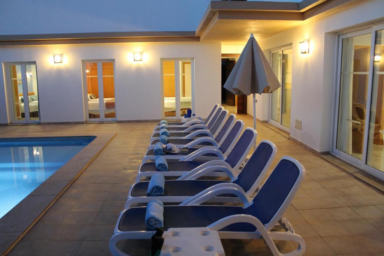 Villa Betty Cala'N Blanes  Екстер'єр фото